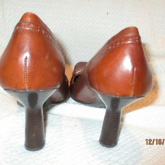 BDB GIRLS LEATHER SQUARE TOE HEELS - Picture 3 of 5